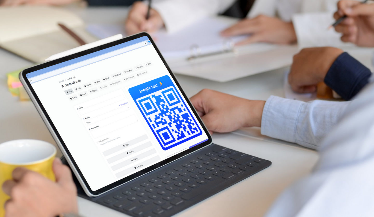User customizing a QR code on the VSEO.xyz interface on a laptop